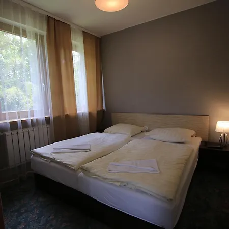 Apart 3*
