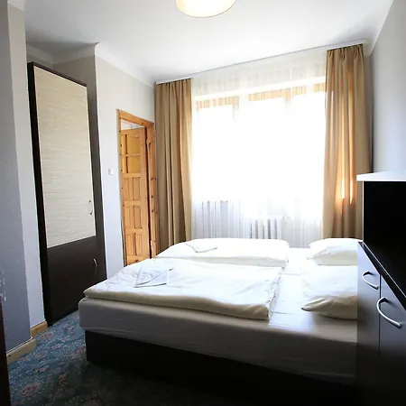 Apart 3*